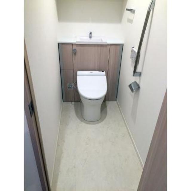 トイレ　※写真は同タイプ住戸です。