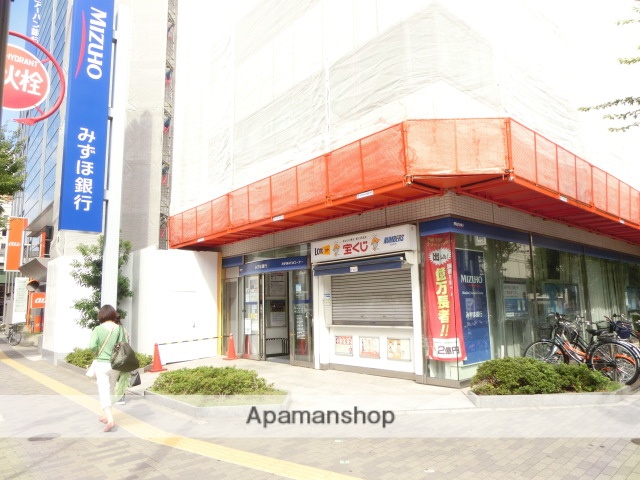 銀行　（株）みずほ銀行／江坂支店（銀行）まで135m