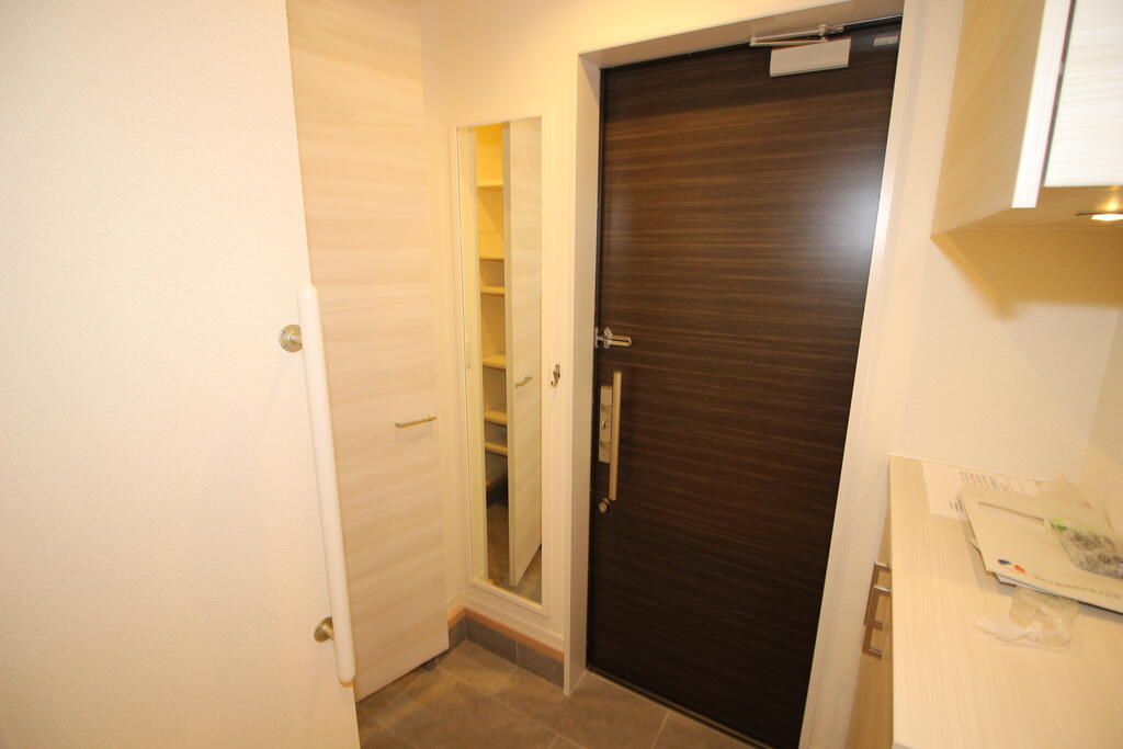 玄関　玄関：画像は同社類似物件の写真