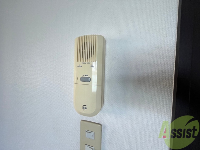 セキュリティ　インターホンがやっぱり安心ではないでしょうか。