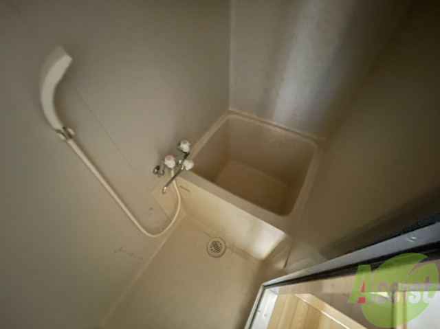 バス・シャワールーム　バス・トイレ別でお掃除しやすいですよ～。