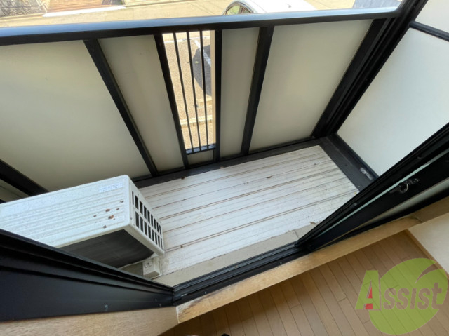 バルコニー　こちらはバルコニー。洗濯物が干せるようになっています。