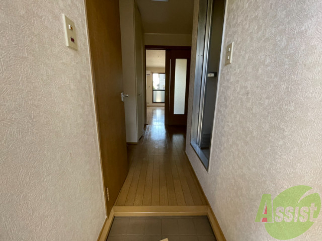 玄関　玄関からの様子を撮影してみました。動線になります。