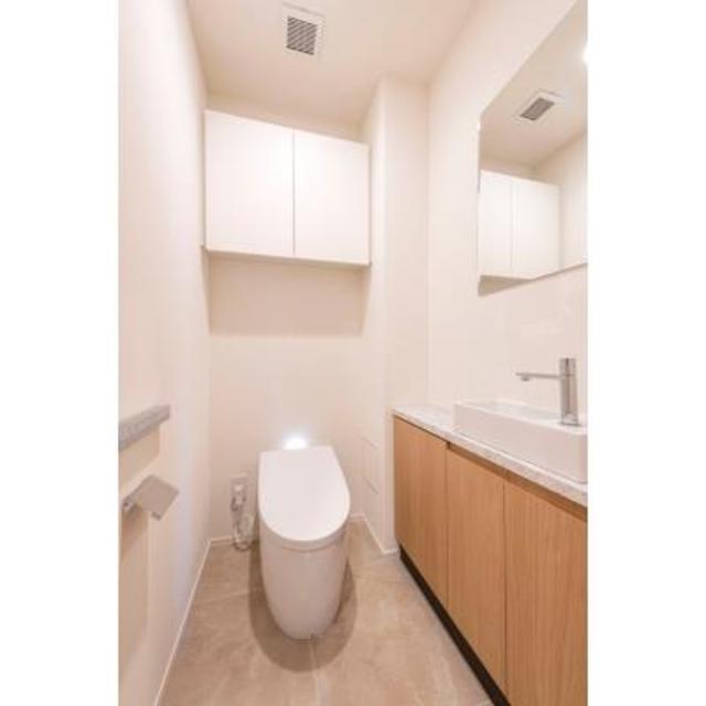 トイレ　※写真は同タイプ住戸です。