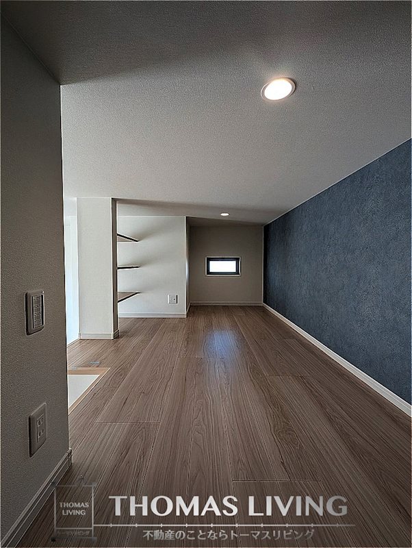 その他部屋・スペース　壁は落ち着いた色が採用されておりくつろげますよ。