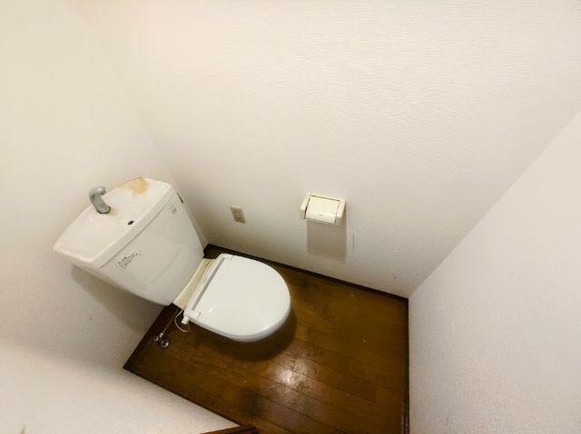 トイレ　ウォームレット付き