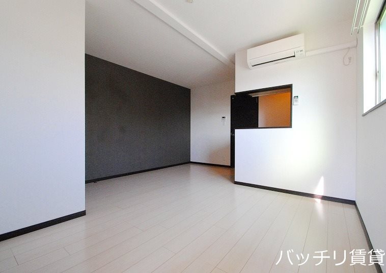 居室・リビング　同型タイプの為、現状を優先いたします。