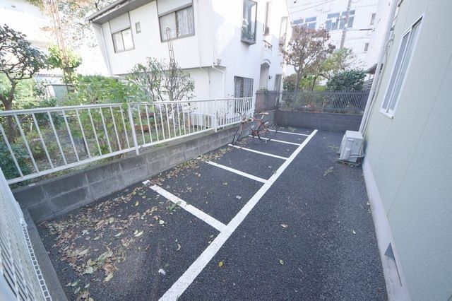 駐車場　バイク置場