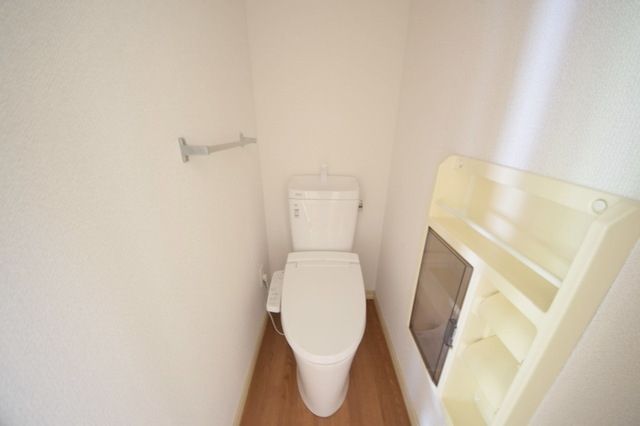 トイレ　温水洗浄便座トイレ