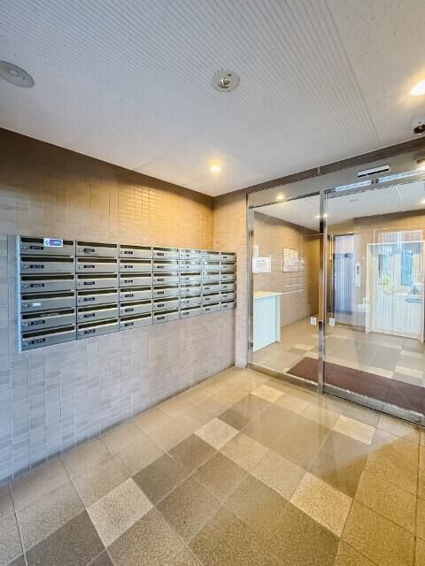 ロビー　建物の内部です