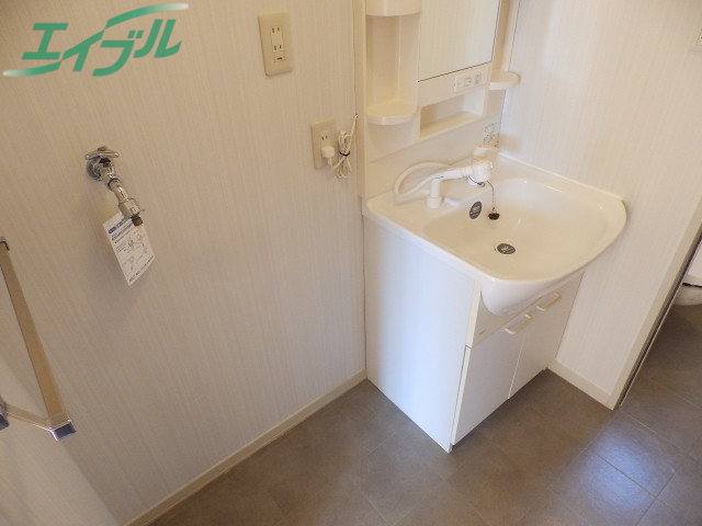 洗面設備　同物件別部屋の写真