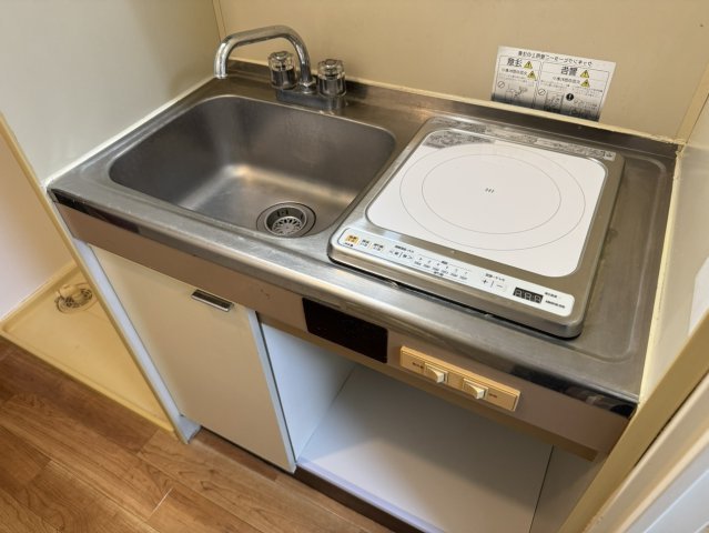 キッチン　同仕様・参考写真となります。