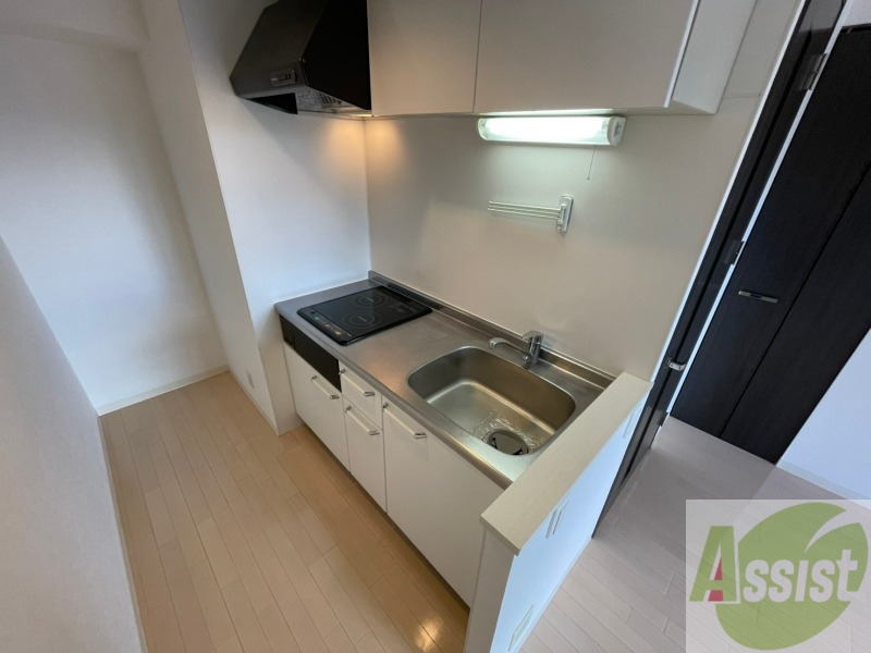 キッチン　人気のシステムキッチンです。料理が捗りますね。