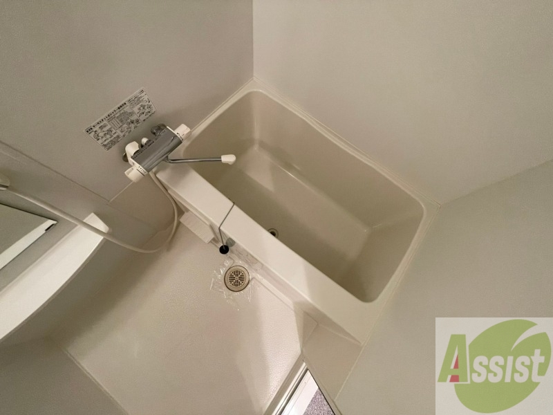 バス・シャワールーム　浴槽です。ゆっくりお風呂につかるのも体に良いですね～