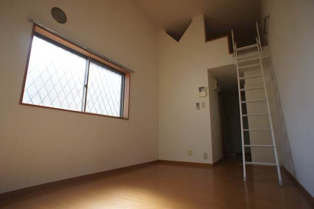 居室・リビング　別号室写真