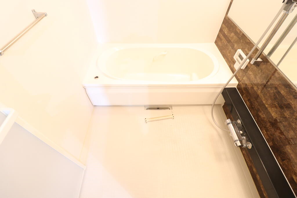 バス・シャワールーム　バスルーム