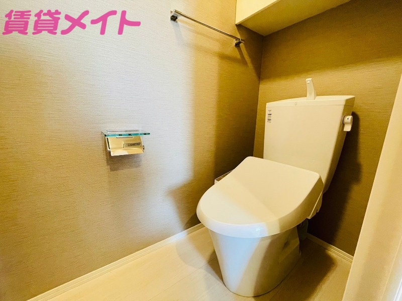 トイレ　同型参考写真