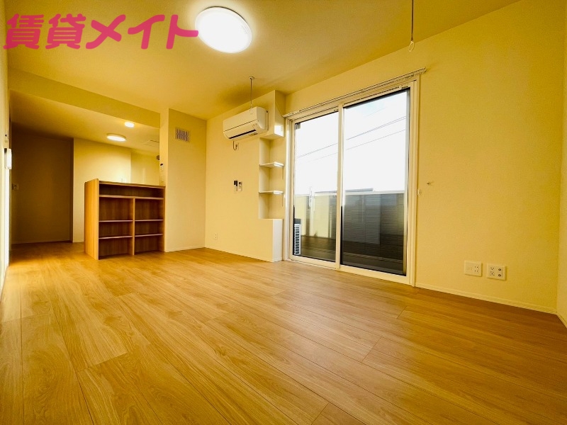 居室・リビング　同型参考写真