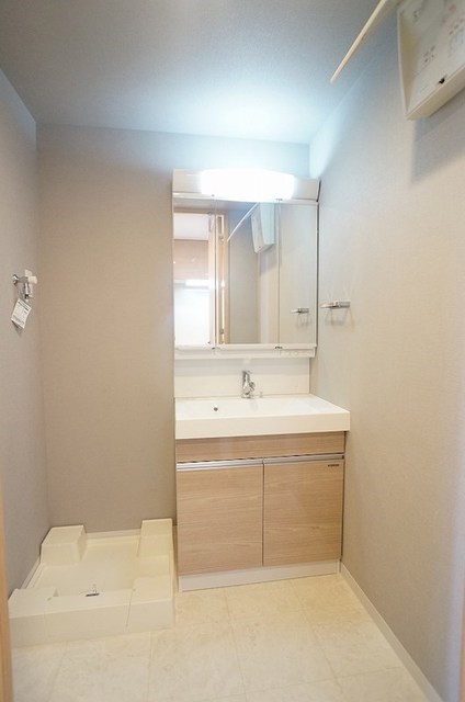 洗面設備　５０１号室の内装です（間取り違い）