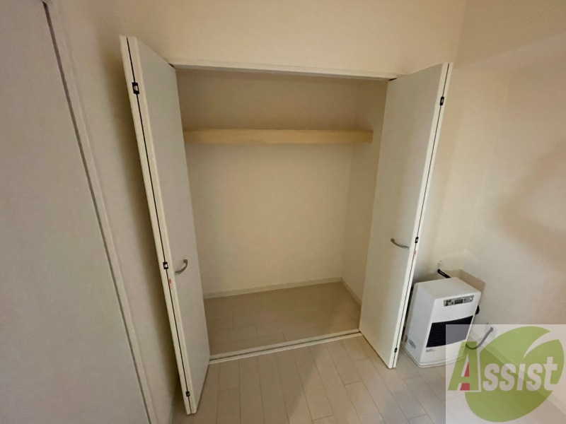 収納　寝室にあったクローゼット。荷物がたくさんあっても大丈夫。