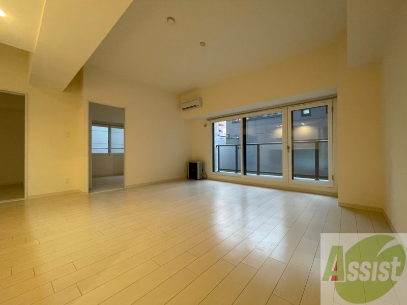 居室・リビング　広くてキレイなお部屋が広がっていて、充実した生活が送れそう。