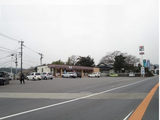 コンビニ　セブンイレブン（コンビニ）まで500m