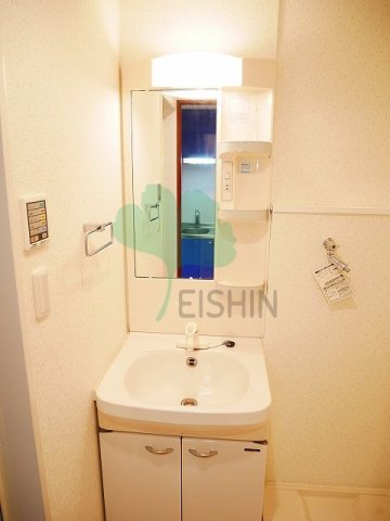 洗面設備　シンプルで使いやすい洗面台です！