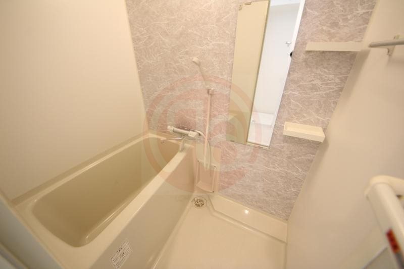 バス・シャワールーム　落ち着いた空間のお風呂です