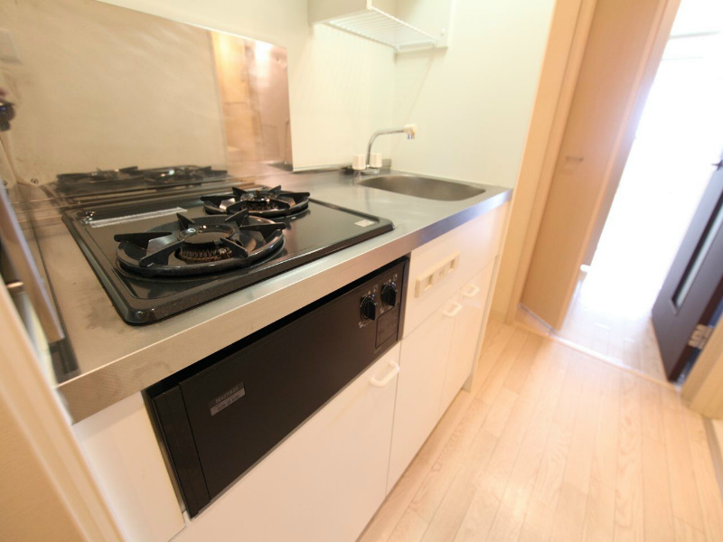 キッチン　システムキッチン（ガス2口）冷蔵庫・レンジ等ご用意できます