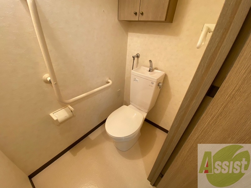 トイレ　こちらはトイレです。清潔感があり、安心して使用できます。
