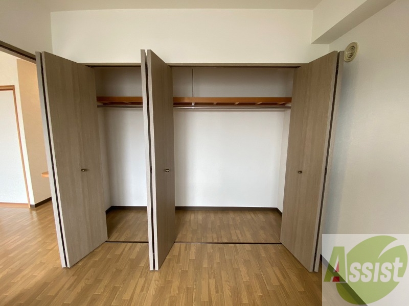 収納　寝室の収納です。部屋がすっきり片付きます。