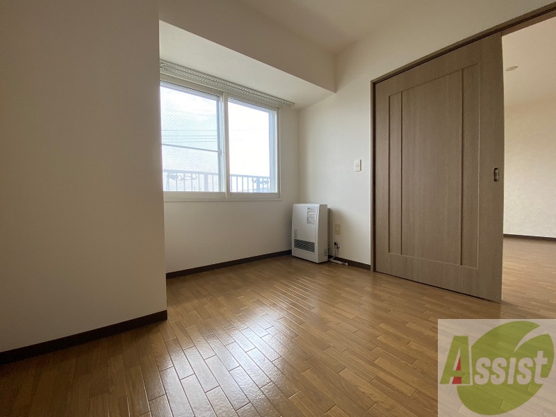 その他部屋・スペース　寝室を撮ってみました。家具の配置もしやすそう。