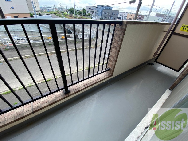 バルコニー　バルコニーです。洗濯物を干したり一息ついたりできますね！