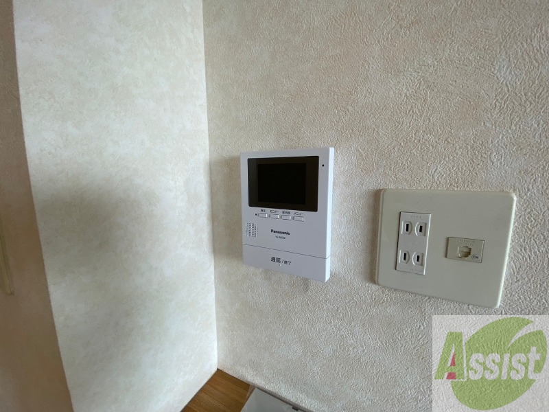 その他設備　ＴＶモニター付インターホンです。来客者の顔が見えるので安心！