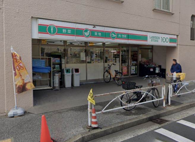 コンビニ　ローソンストア１００（コンビニ）まで353m