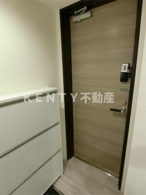玄関　収納もある玄関です