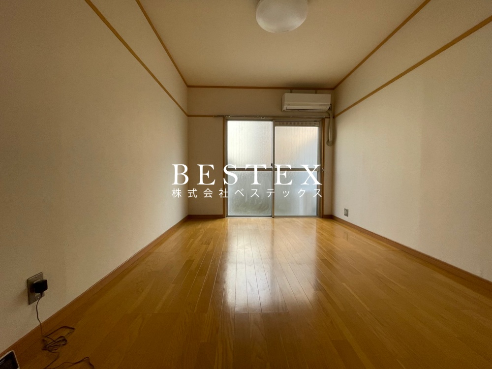居室・リビング　※同建物内・別タイプの参考写真です。
