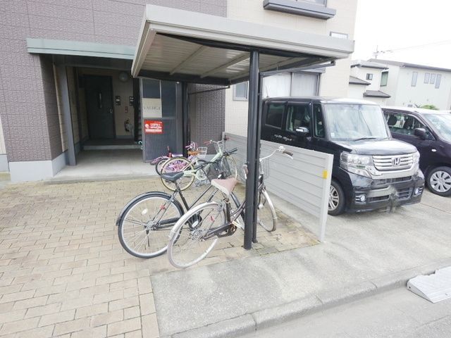 その他共有部分　★屋根付き駐輪場です★