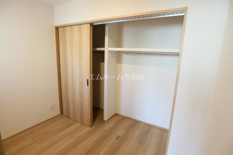 その他部屋・スペース　洋室4.0帖　収納充実しています