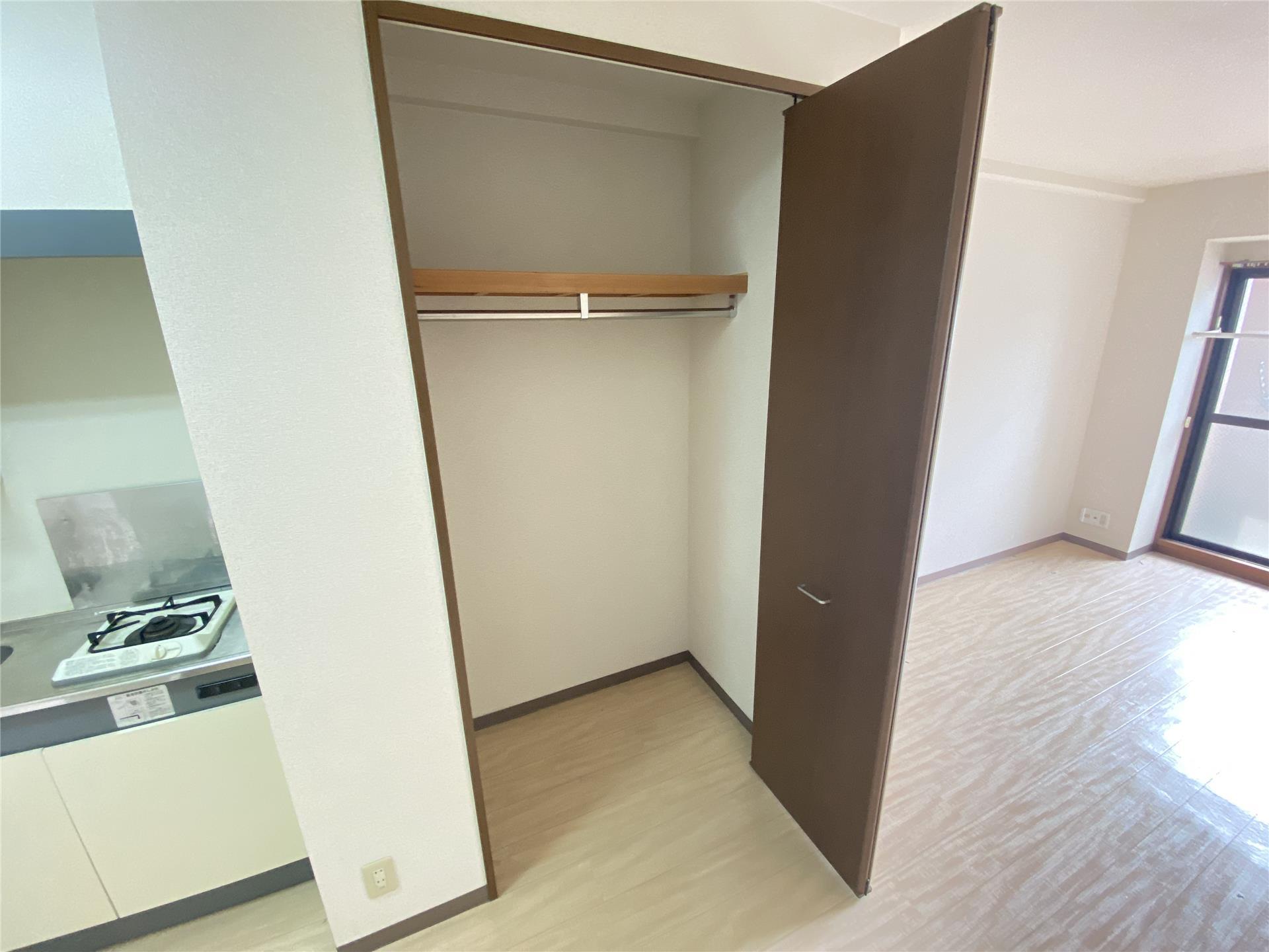 収納　お洋服も掛けて収納できるクローゼット♪