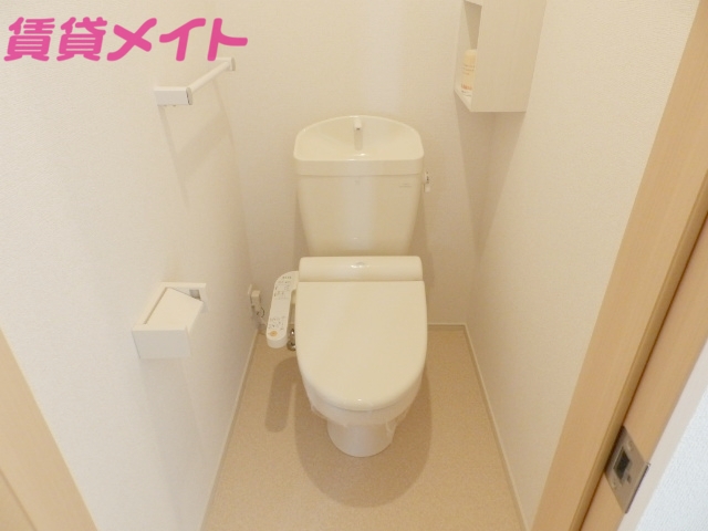 トイレ　同型参考写真