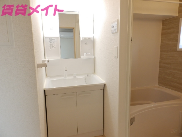 洗面設備　同型参考写真
