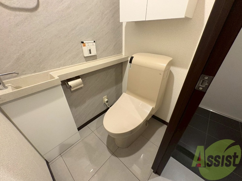 トイレ　こちらはトイレです。清潔感があり、安心して使用できます。