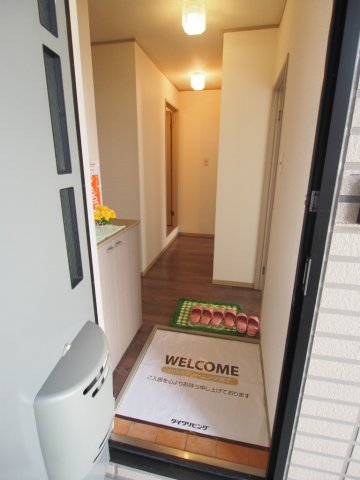 玄関　※別部屋の写真です