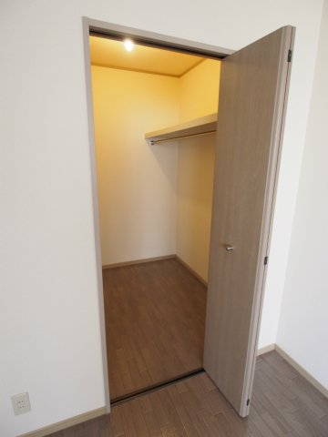 収納　※別部屋の写真です