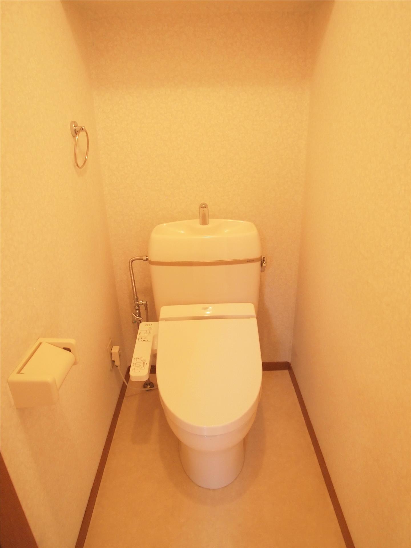 トイレ　※写真は同タイプのお部屋です。
