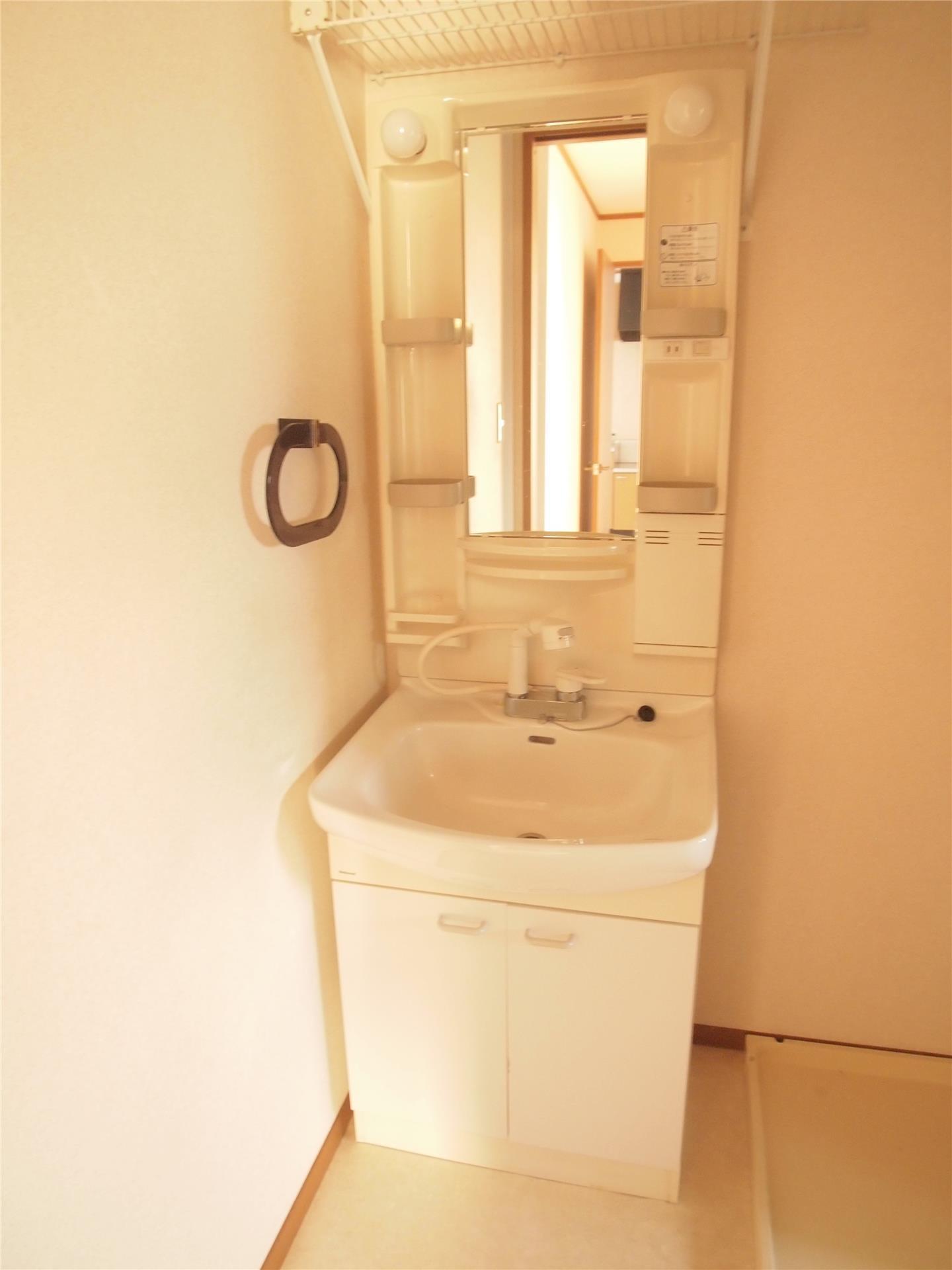 洗面設備　※写真は同タイプのお部屋です。
