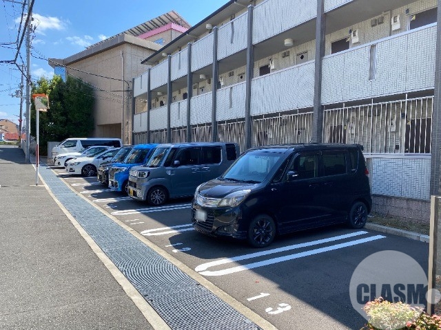 駐車場　敷地内駐車場