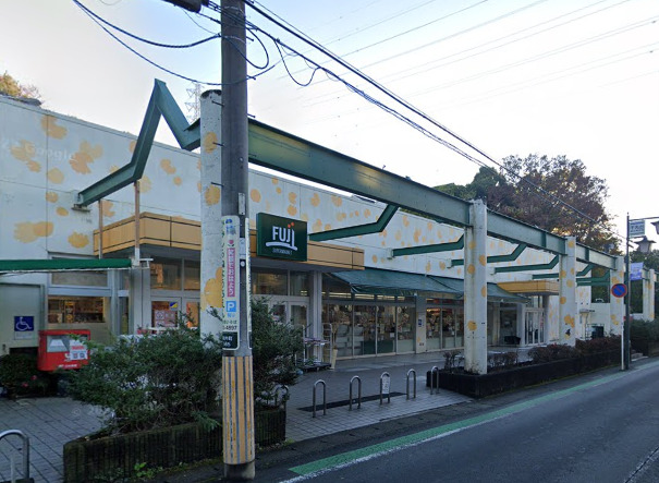 スーパー　FUJIスーパー（スーパー）まで881m