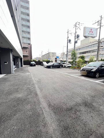 駐車場　駐車場に車を止められます
